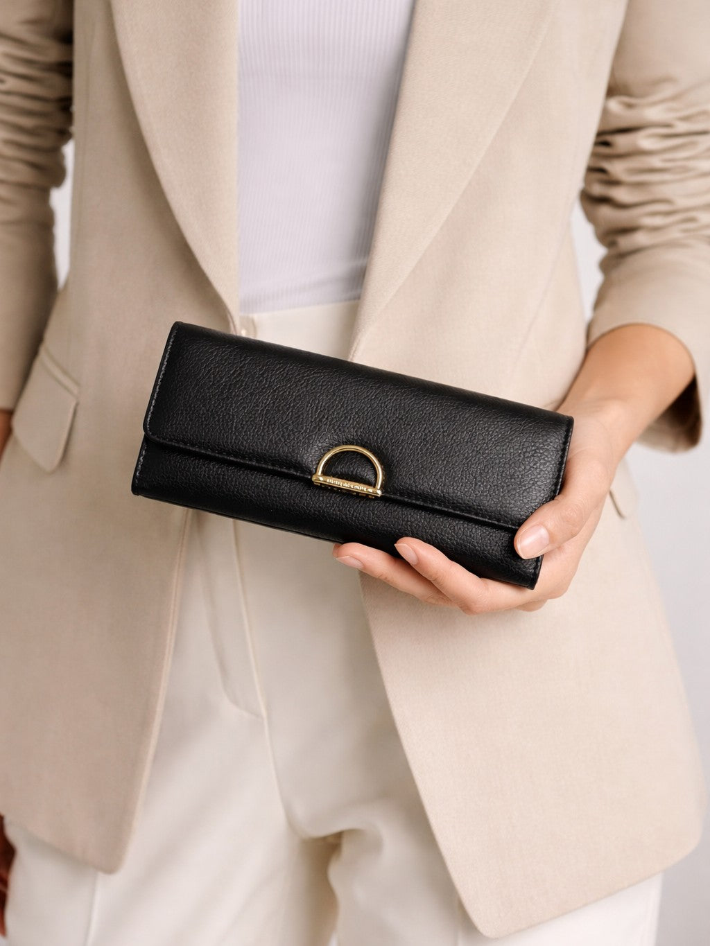 D Trifold Wallet - Black