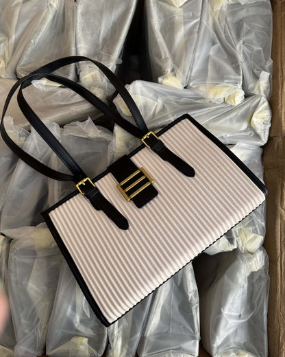 Tote 1.1 Bag - Black