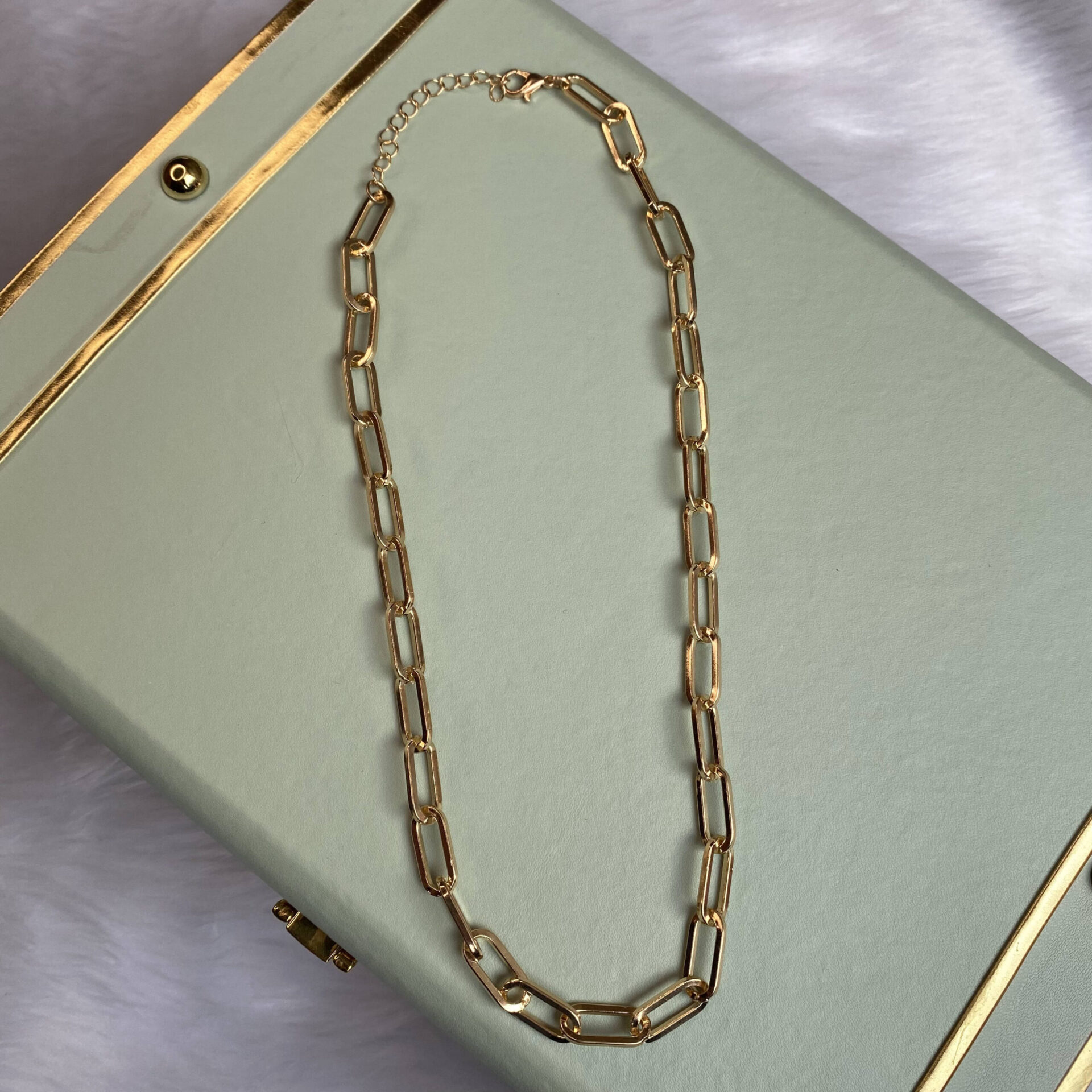 Golden Neck Chain – All About Her